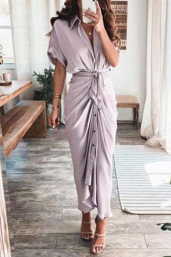 EP | Magnifique robe en satin avec boutons et voile
