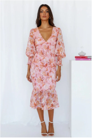 EP | Robe midi moulante et florale avec manches en voile