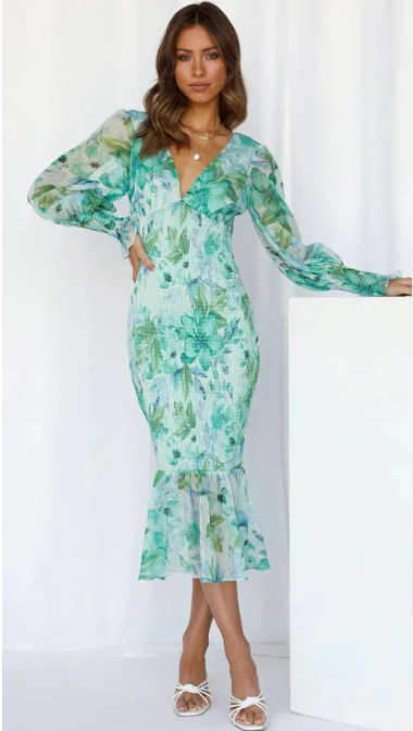 EP | Robe midi moulante et florale avec manches en voile