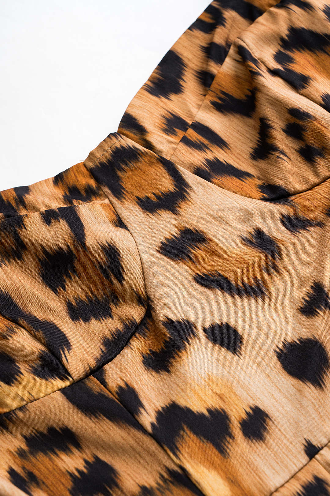 EP | Bold Leopard Print Robe midi