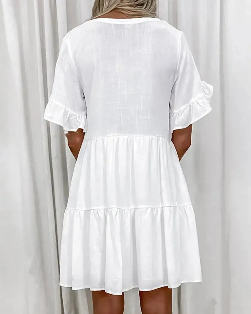 EP | Robe de loisirs simple avec col en V et ourlet à volants
