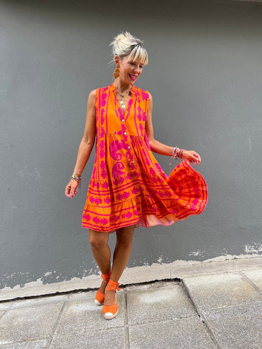 EP | Epoustouflante mini-robe orange sans manches