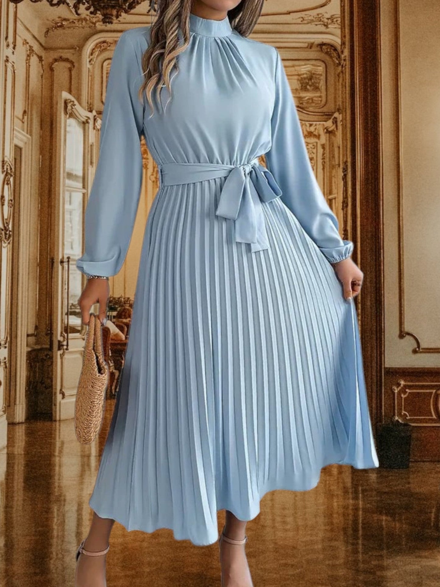 EP | Robe midi plissée avec ceinture à la taille et manches longues
