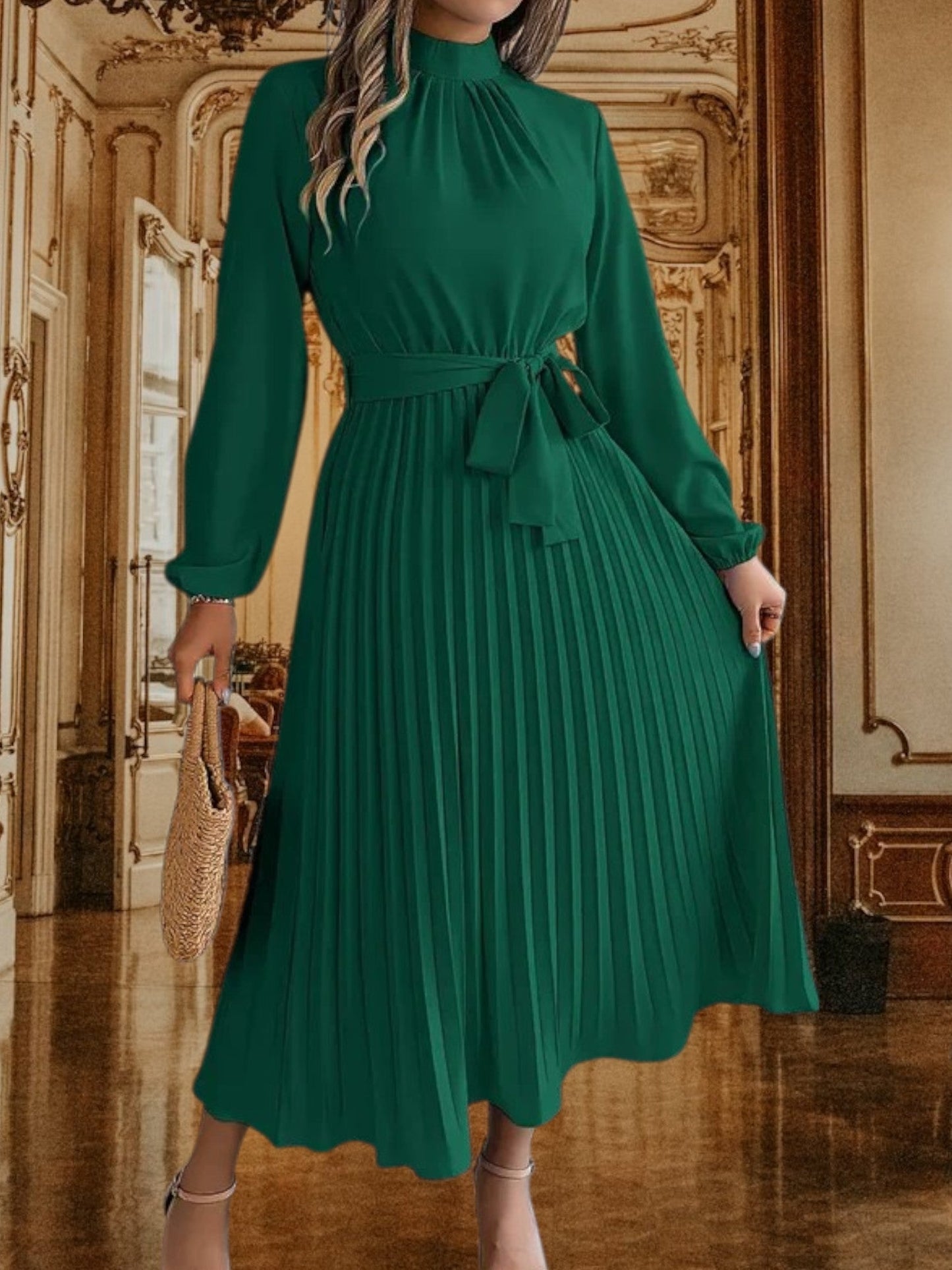 EP | Robe midi plissée avec ceinture à la taille et manches longues
