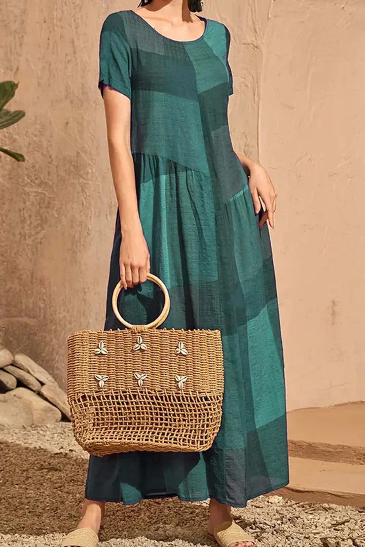 EP | Robe à carreaux et sac vintage