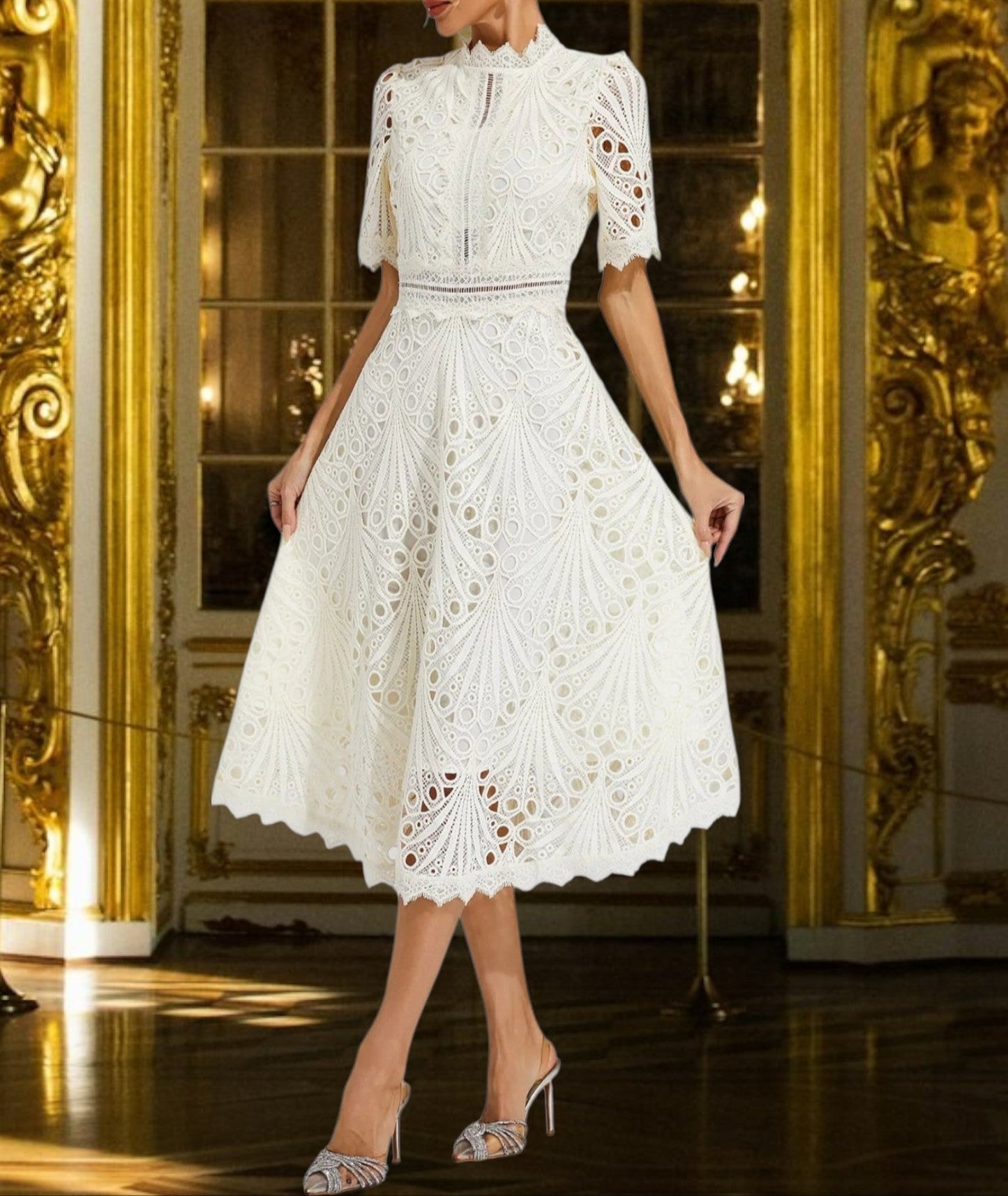 EP | Robe midi en dentelle avec un col rond flatteur