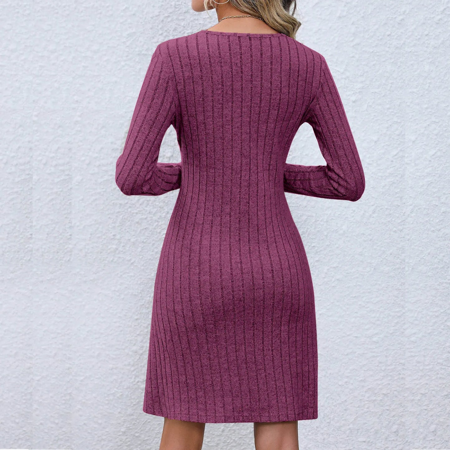 EP | Robe midi chic avec décolleté en V et taille boutonnée, manches longues, couleur unie