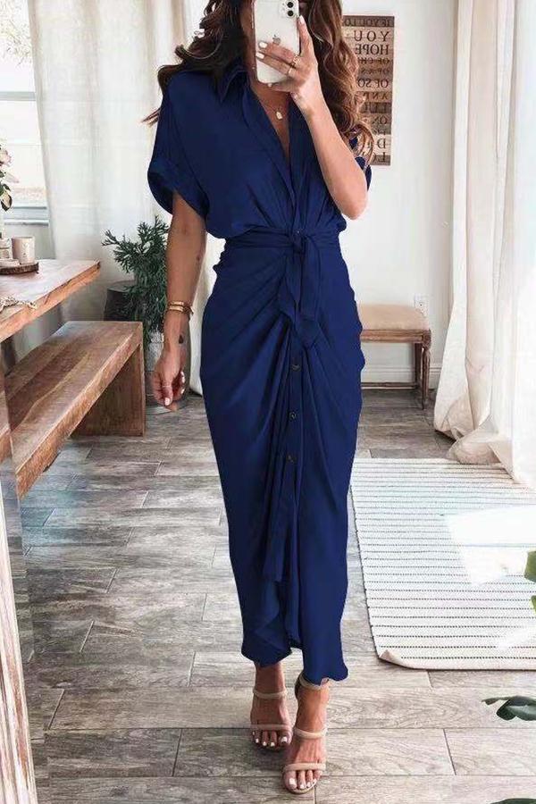 EP | Magnifique robe en satin avec boutons et voile