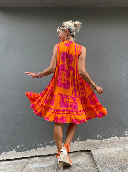 EP | Epoustouflante mini-robe orange sans manches