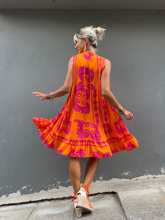 EP | Epoustouflante mini-robe orange sans manches