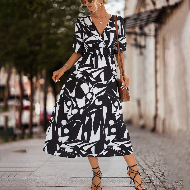 EP | Robe midi décontractée avec décolleté en V