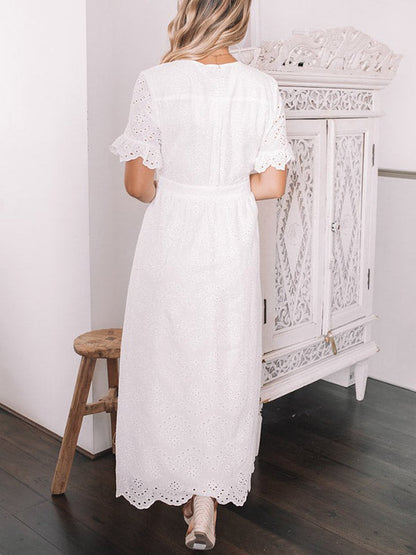 EP | Robe midi avec broderie à l'œillet et boutonnage