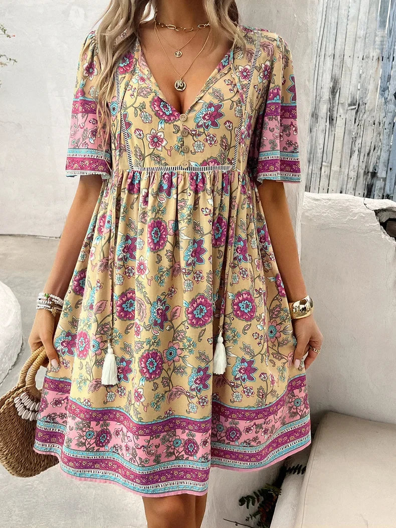EP | Ariana™ Mini-robe boho florale avec décolleté en V
