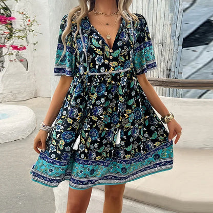 EP | Ariana™ Mini-robe boho florale avec décolleté en V