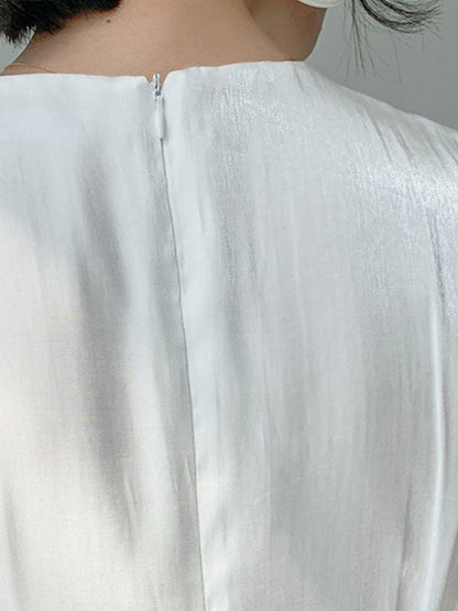 EP | Robe midi en satin ornée de boutons