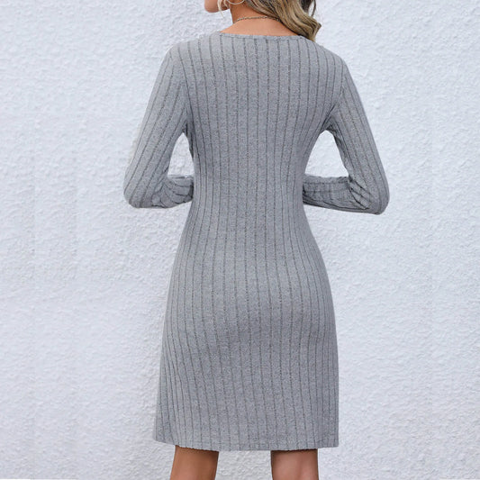 EP | Robe midi chic avec décolleté en V et taille boutonnée, manches longues, couleur unie