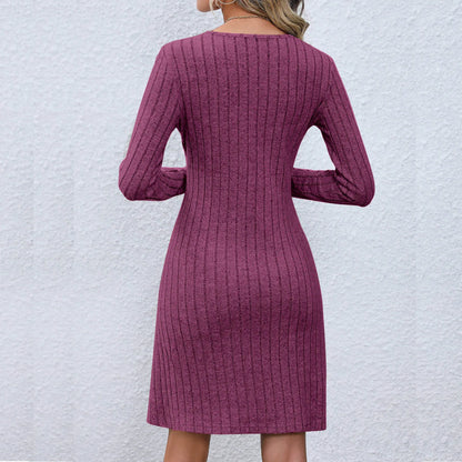 EP | Robe midi chic avec décolleté en V et taille boutonnée, manches longues, couleur unie